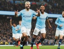 “Kun” Agüero celebra tras marcar por la vía del penalti. REUTERS / J. Cairnduff