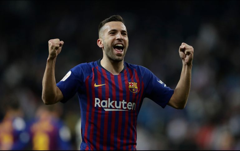 El anuncio pone fin a varias semanas de incertidumbres en torno a la renovación del jugador, que en varias ocasiones había mostrado su deseo de continuar en el club azulgrana. AP / M. Fernández