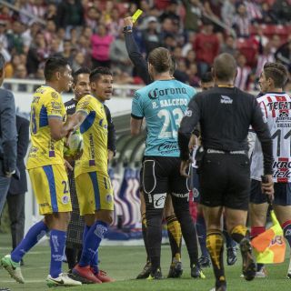 Arbitraje favoreció a Chivas, dice jugador del Atlético San Luis