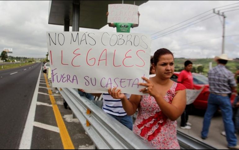 La pérdida del erario por el bloqueo de casetas se estima en alrededor de cuatro millones de pesos diarios. EL INFORMADOR / ARCHIVO