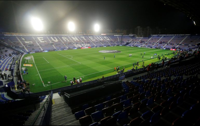 ''El negocio es importante pero más los aficionados'', dijo Rubiales en su cuenta personal de Twitter. REUTERS / H. Kalis