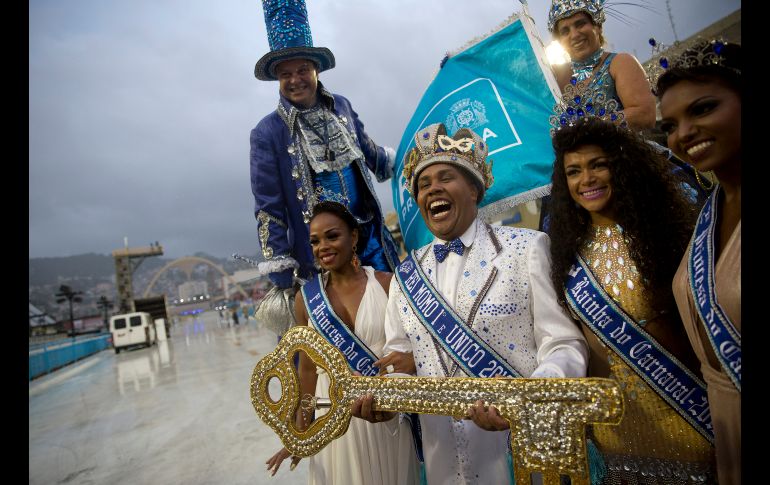 Este viernes comienza oficialmente el carnaval en Río de Janeiro, Brasil. Autoridades esperan a unos siete millones de personas en la majestuosa fiesta de cuatro días. AP / S. Izquierdo