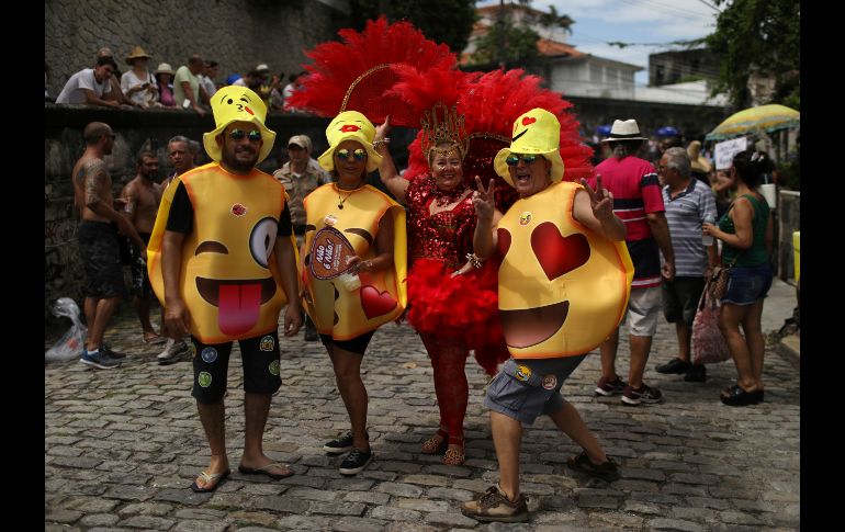 Este viernes comienza oficialmente el carnaval en Río de Janeiro, Brasil. Autoridades esperan a unos siete millones de personas en la majestuosa fiesta de cuatro días. REUTERS / P. Olivares