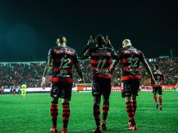 El resultado deja provisionalmente a Xolos en cuarta posición y a los Rojinegros en décimo primer sitio. MEXSPORT / Emiliano