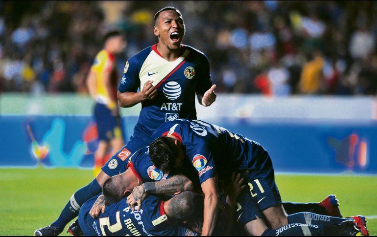 Los jugadores del América celebraron a todo pulmón el empate 2-2 in extremis, luego de estar en desventaja de 0-2. AFP