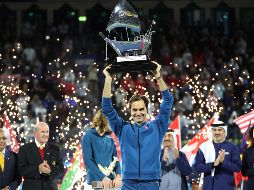 A sus 37 años, el helvético levanta su primer trofeo desde que se impusiera en Basilea en octubre de 2018, y se convierte en el segundo jugador de la era moderna del tenis en alcanzar los 100 trofeos. REUTERS / A. Jadallah