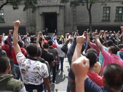 Pese al llamado del Ejecutivo, los miembros del plantón dijeron que no se iban a quitar hasta que obtuvieran una respuesta favorable a sus demandas. SUN / ARCHIVO