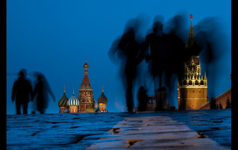 Aspecto de la plaza Roja luego de la puesta de Sol en Moscú, Rusia. AP/A. Zemlianichenko