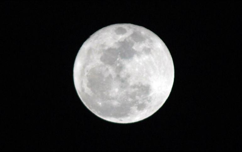 El próximo jueves 21 el cielo nocturno será testigo de la última Superluna del 2019. NTX / ARCHIVO