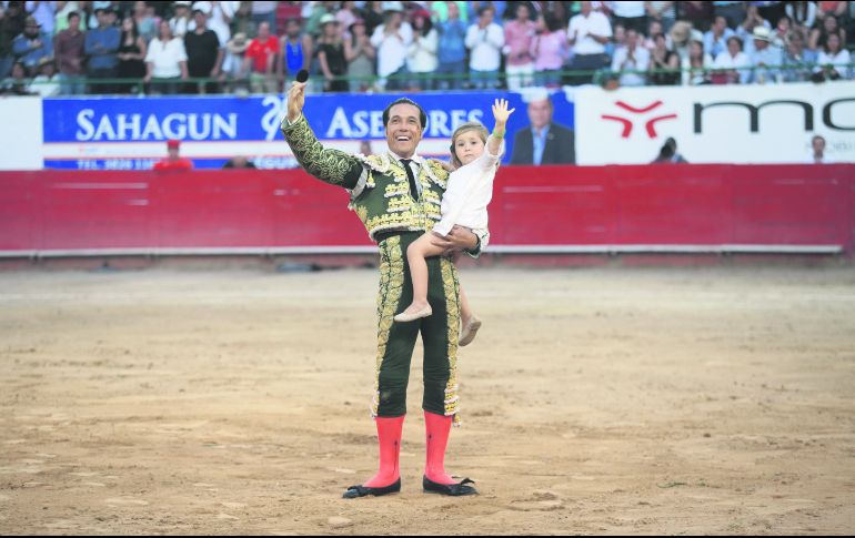 Alfredo Ríos “El Conde” puso fin a 26 años de trayectoria como matador de toros en el cierre de los festejos de Aniversario en la Nuevo Progreso. EL INFORMADOR / F. Atilano