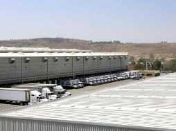 Desde las nuevas instalaciones suministrarán mercancía a más de mil 600 tiendas en 14 Estados. En la foto, el  Cedis Occidente, en la carretera a Zapotlanejo. EL INFORMADOR/Archivo