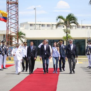 Guaidó llega a Bogotá y anuncia intención de volver a Venezuela hoy