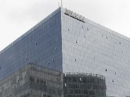 Edificio Telcel en la Ciudad de México, donde se encuentran las oficinas de América Móvil, una de las empresas que sufrieron bajas en sus perspectivas. EFE/ARCHIVO