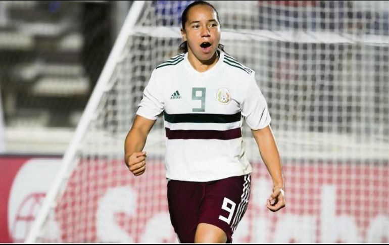 Charlyn Corral abrió el marcador para el Tri femenil desde los once pasos. ESPECIAL