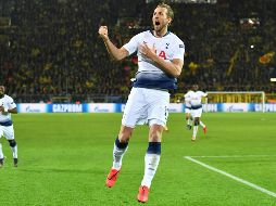 El delantero inglés Harry Kane celebra su anotación, que al final le daría el pse a su equipo. AP/B. Thissen