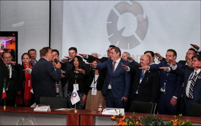 Enoch Castellanos durante su toma de posesión como presidente de Canacintra. TWITTER/@enoch_cfz