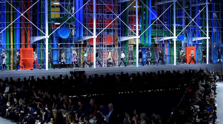 La colección de Louis Vuitton mezcla colores e inspiración pop
