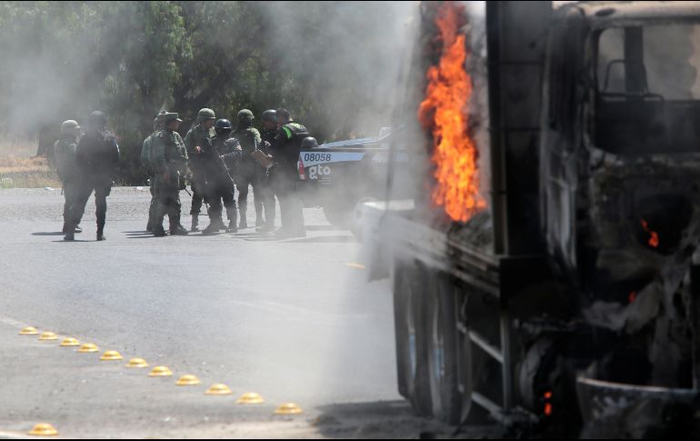 En los últimos días se han registrados bloqueos luego de que fuerzas federales implementaran un operativo para desarticular el cártel de Santa Rosa de Lima. REUTERS / S. Maldonado