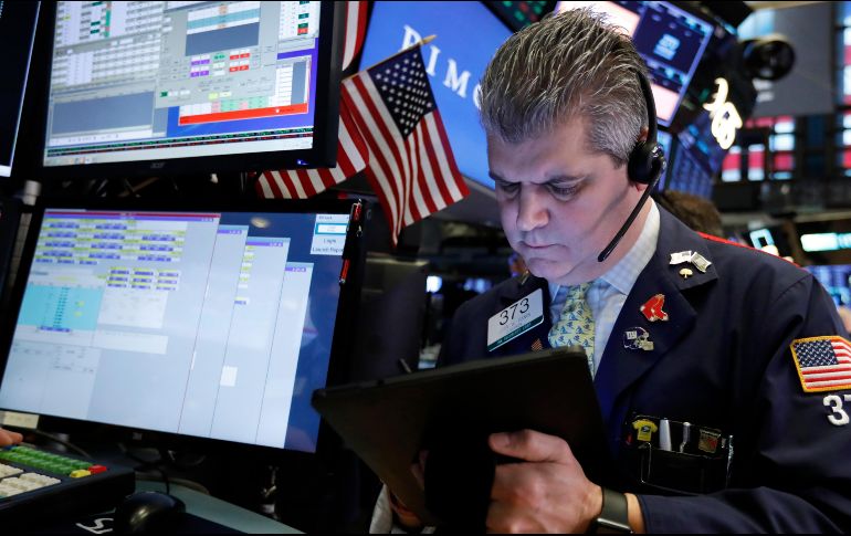 El Dow Jones cerró hoy con una pérdida de 133.17 puntos. AP/R. Drew