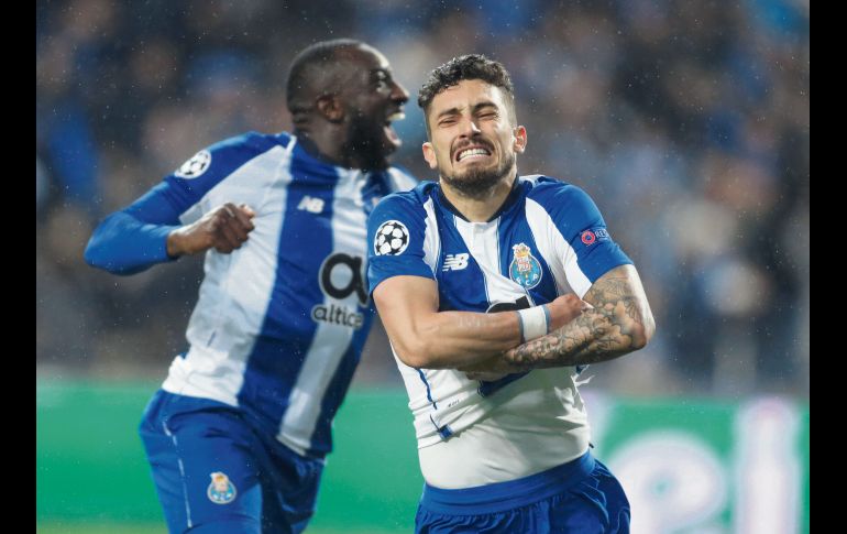 Alex Telles dictó sentencia a favor del Porto después de convertir el penal con el que el equipo portugués ganó en tiempo extra. REUTERS / M. Vidal