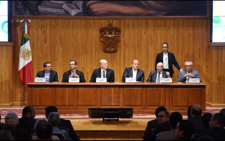 Enrique Alfaro inauguró el Coloquio de Invierno de la Red de Políticas Públicas con la Conferencia Magistral “La refundación de Jalisco”. TWITTER/udg_oficial