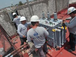 La falla eléctrica afectó varias áreas, las personas tuvieron que tomar alternativas para trasladarse. EL INFORMADOR / ARCHIVO