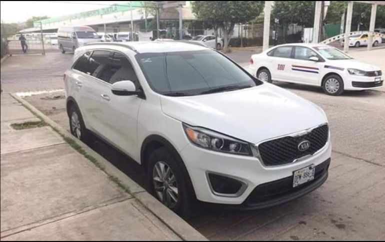 La camioneta fue localizada horas después por las corporaciones policiacas estacionada en una calle cercana al Teatro de la Ciudad. ESPECIAL