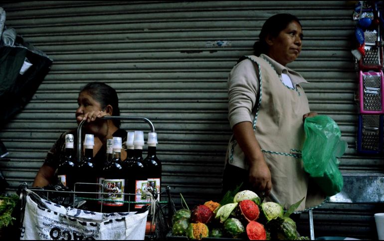 A pesar de ser una fuente esencial de producción, muchas de las mujeres trabajadores no tienen seguro ni los derechos de un trabajador común. EL INFORMADOR / ARCHIVO