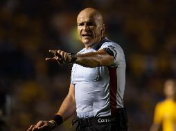 En el último año Chacón ha dirigido dos partidos de Chivas, que terminaron con un empate y una victoria para el Rebaño. MEXSPORT/ARCHIVO