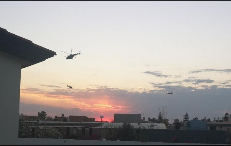Ayer, varios helicópteros de la Marina Armada de México sobrevolaron esste municipio, y uno de ellos descendió en un terreno. TWITTER