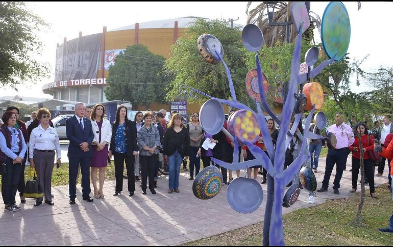 Las piezas de cocina fueron donadas por usuarias del IMM y posteriormente fueron intervenidas artísticamente por alumnas del Centro de Artes Visuales. TWITTER/@torreon
