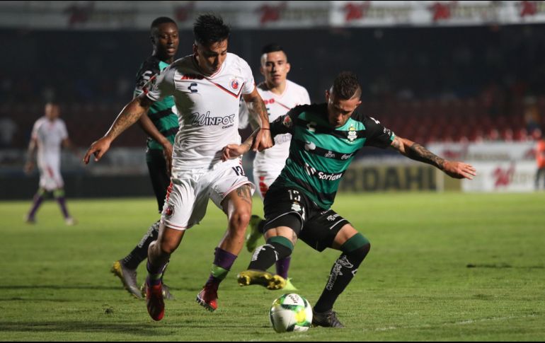 Santos, que venía de ser goleado 3-0 por León el pasado fin de semana, alcanzó 15 puntos. MEXSPORT/F. Márquez