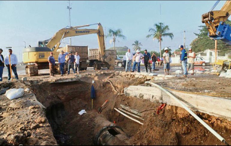 Trabajos de restauración del colector Centro-Norte, que el pasado 4 de marzo sufrió una avería que contamina seriamente al estero El Salado. ESPECIAL