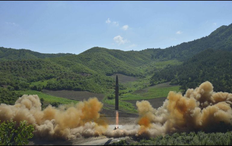 Los analistas creen que lo más probable en este momento es que Pyongyang se prepara para lanzar un satélite en vez de hacer una prueba de misil. EFE / ARCHIVO