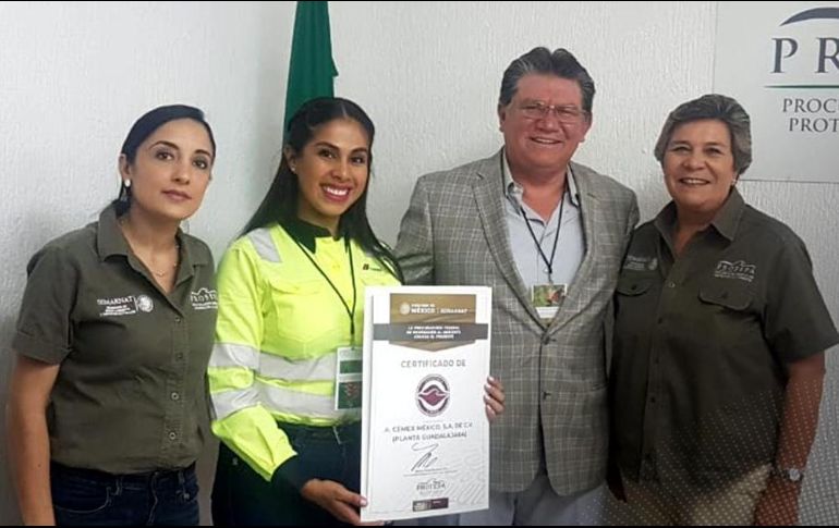 La planta de Cemex en Guadalajara recibe certificación como industria limpia