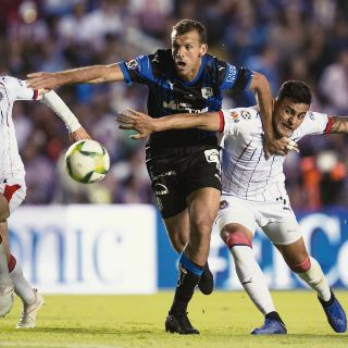 Chivas y Querétaro, igualan y se estancan