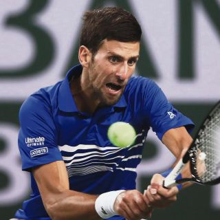 Djokovic batalla, pero avanza