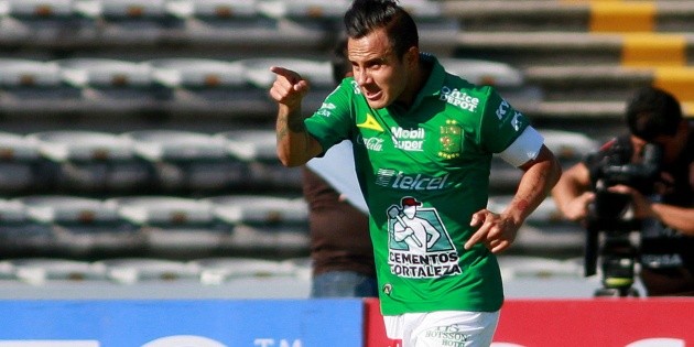 Le&oacute;n vence a Lobos y es l&iacute;der del torneo