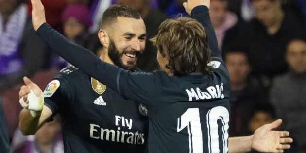 El Madrid se consuela de su fracaso goleando al Valladolid