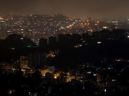 El apagón mantiene colapsado al país desde el jueves. EFE/ R. Peña