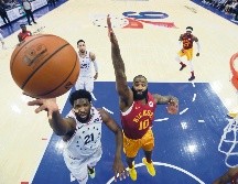 Joel Embiid (#21) lideró a los 76ers. AP / M. Slocum