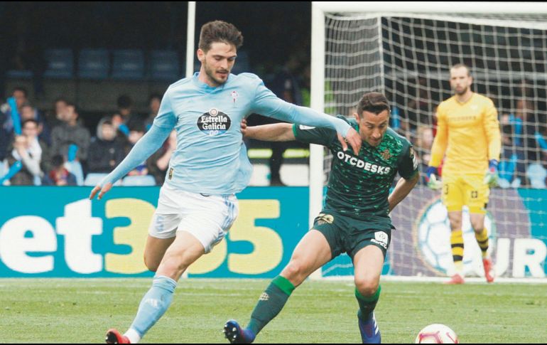 El Betis, con Andrés Guardado de titular (derecha), sumaron 39 puntos. EFE