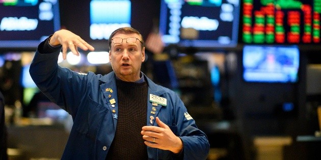El Dow Jones opera con bajas por ca&iacute;da de acciones de Boeing