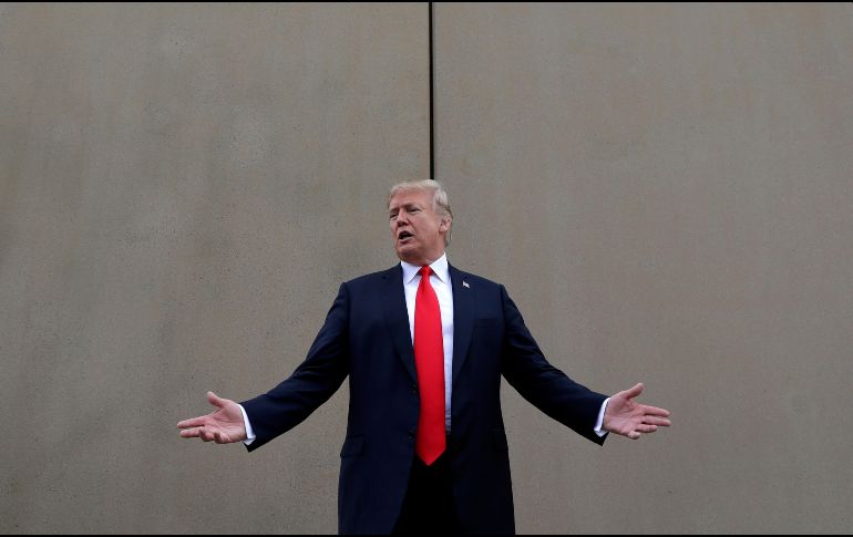 Los demócratas advirtieron que bloquearían los esfuerzos de Trump para obtener ocho mil 600 MDD para construir el muro en la frontera con México. AP / ARCHIVO