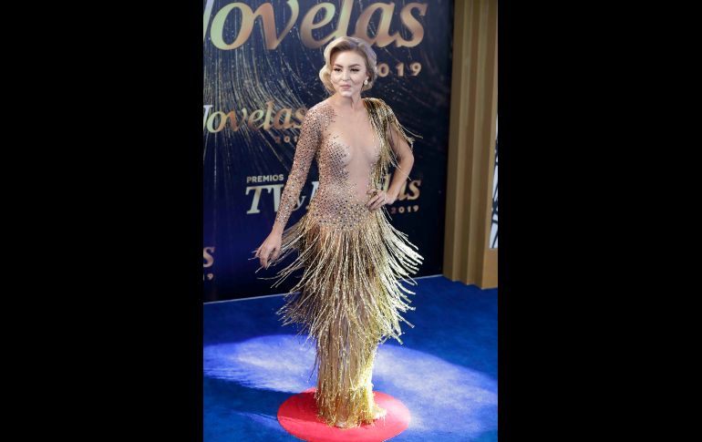 Angelique Boyer se pone vestido al revés en los premios TVyNovelas | El  Informador