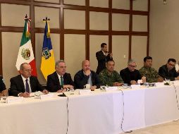 El gobernador, Enrique Alfaro, justificó que aunque los cuerpos fueron hallados en Jalisco es probable que hayan sido víctimas de hechos originados en Guanajuato. TWITTER/ @FiscaliaJal