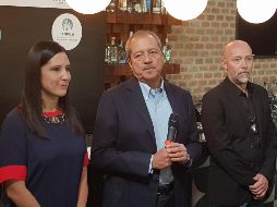 Karina Ley, directora general de la CámaraTequilera; Rodolfo González González,  presidente de la Cámara y Juan Monteón, representante del Consejo Regional de la Industria Restaurantera y Gastronómica. EL INFORMADOR
