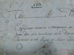 Documentos con más de dos siglos de antigüedad resguardados en el archivo histórico del Congreso del Estado, fueron dañados con mutilaciones con guillotina, colocación de sellos y cinta adhesiva. EL INFORMADOR / ARCHIVO