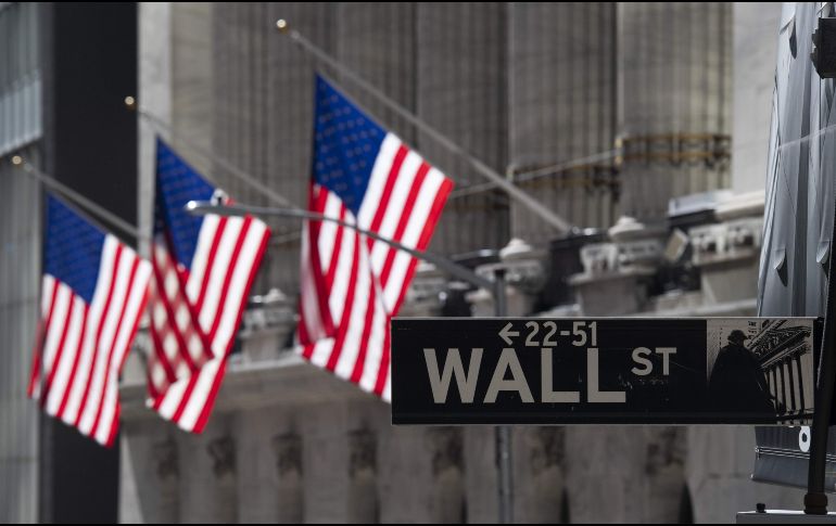El índice industrial Dow Jones muestra este martes una pérdida de 50.59 puntos (-0.20 por ciento) para situarse en 25 mil 600.29 unidades. AFP / D. Emmert