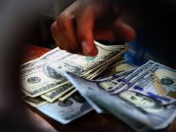 El tipo de cambio para solventar operaciones denominadas en moneda extranjera pagaderas en el país se coloca en 19.4243 pesos. EL INFORMADOR / ARCHIVO